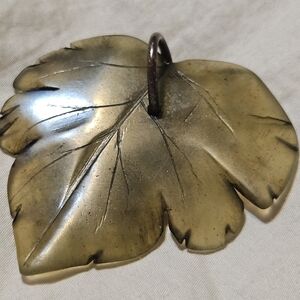 Elegant 1970s Vintage AGATE Leaf Hand Carved XL Pendant